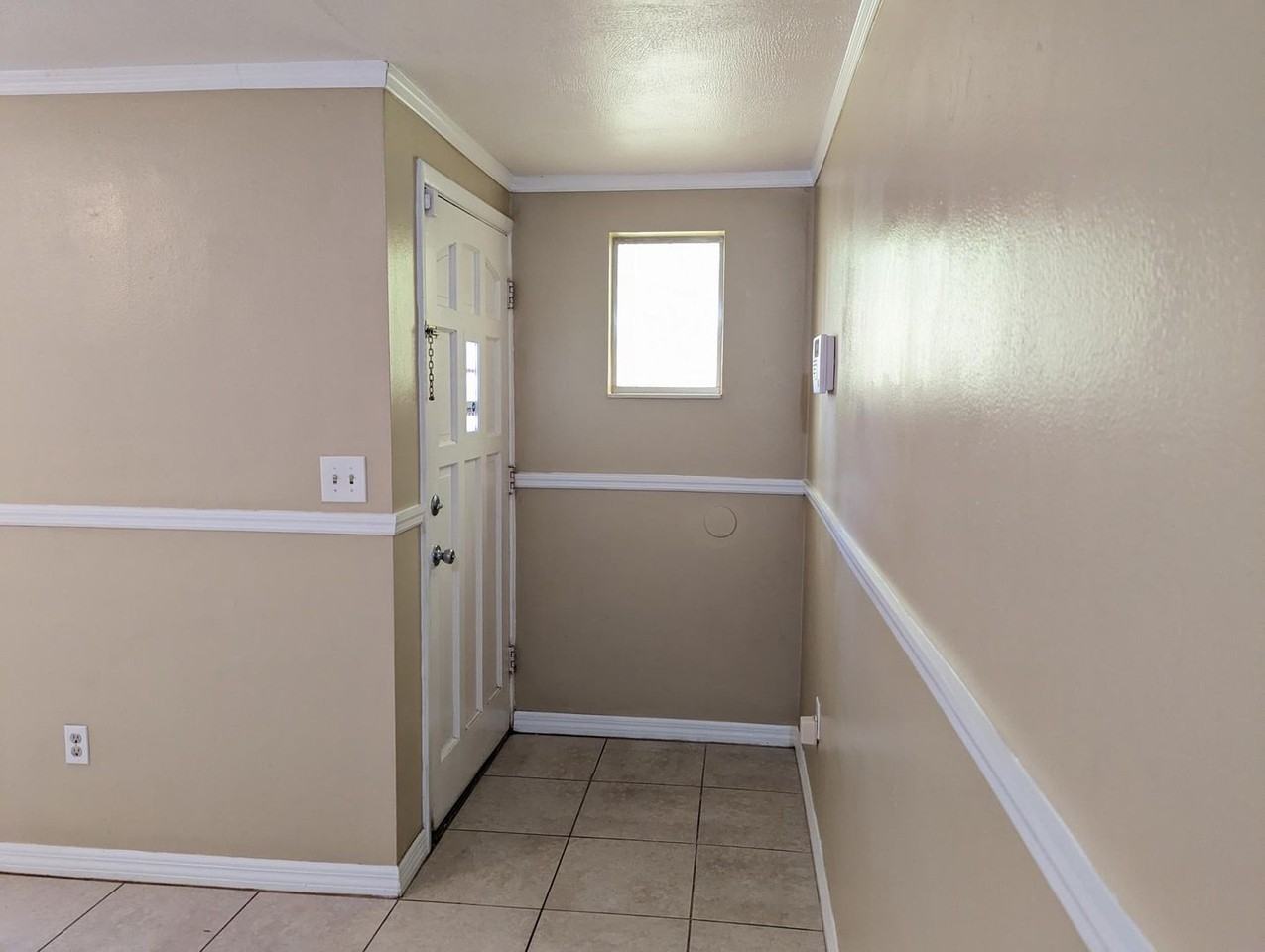 7423 Heather St - Photo 2 of 15