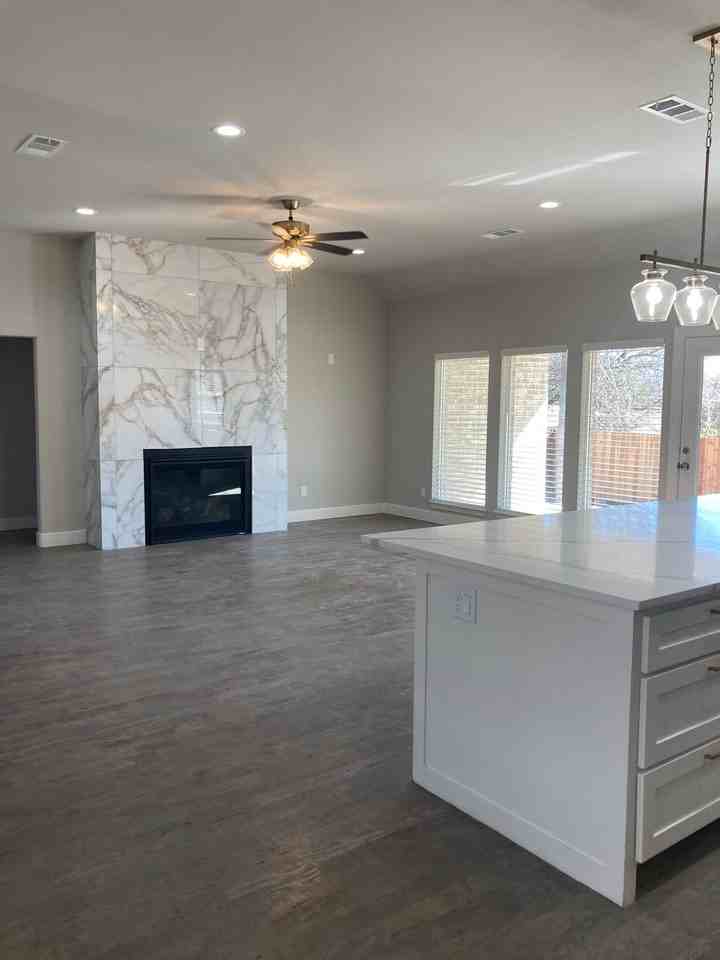 2814 18th St W - Photo 3 of 29
