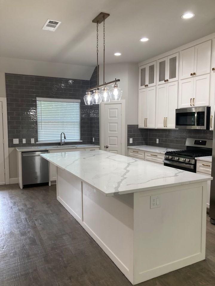 2814 18th St W - Photo 2 of 29