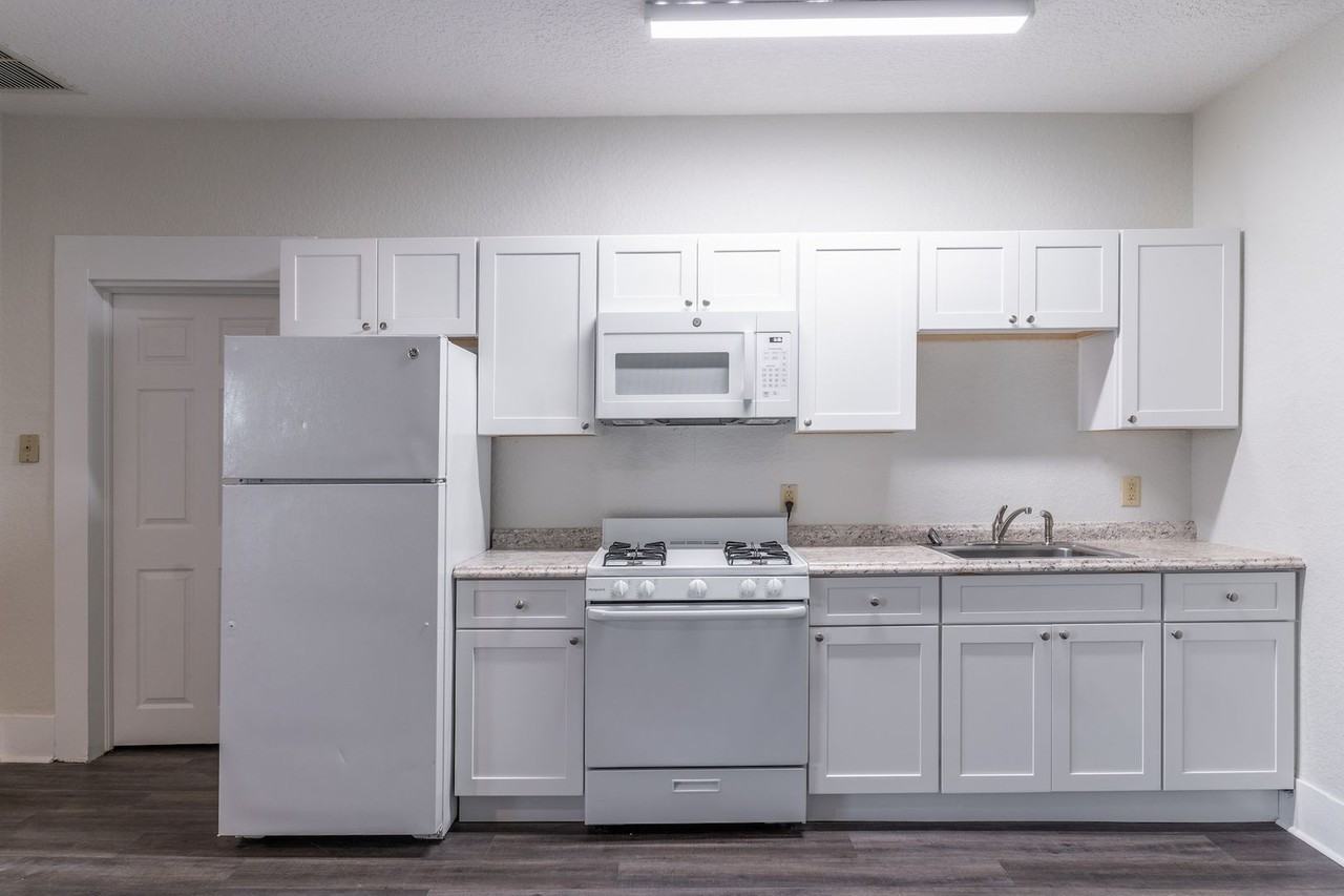 11 N Central Ave #306 - Photo 3 of 9