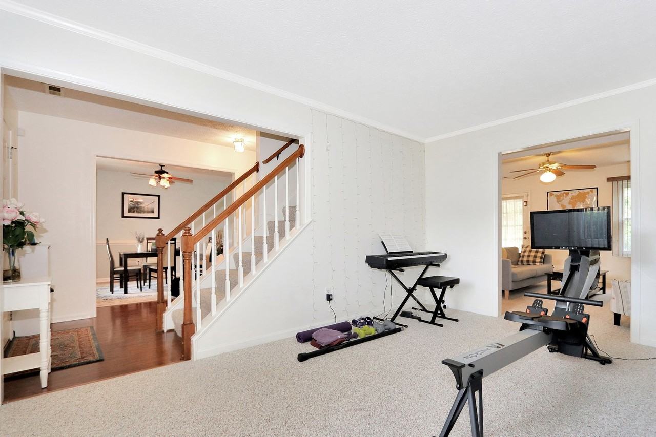 304 Charity Ln - Photo 3 of 31