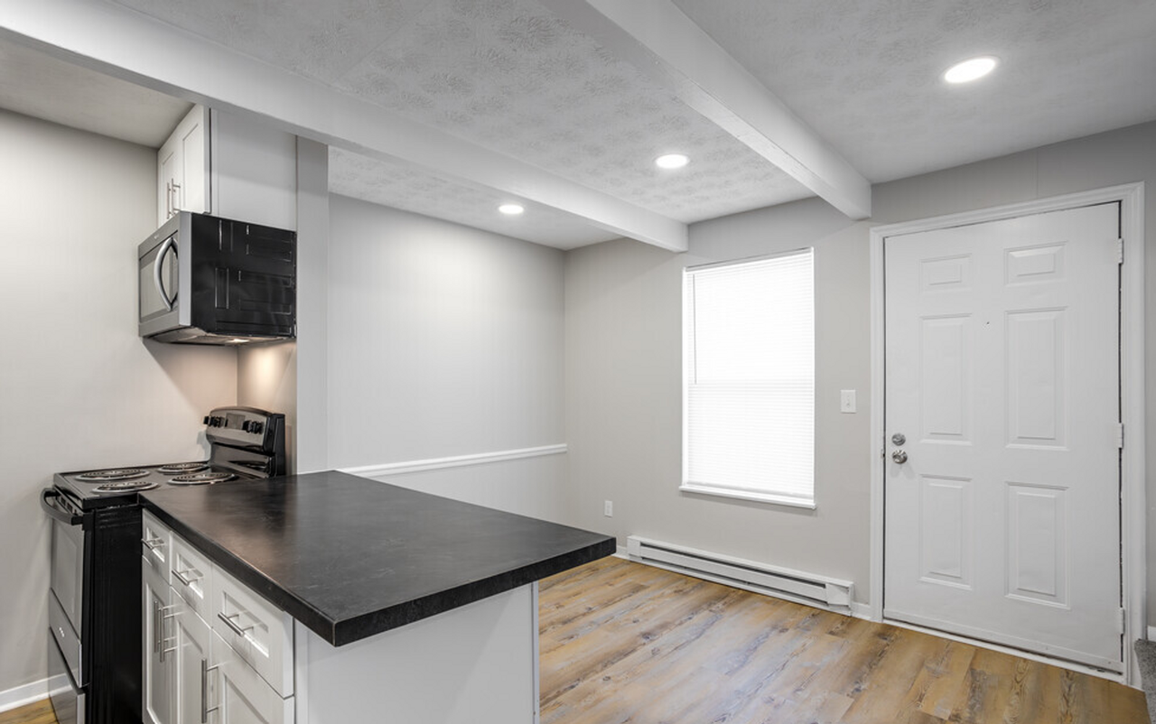 Reynoldsburg Pointe Townhomes - Photo 4 of 45