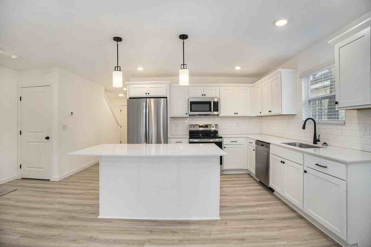 714 N 5th St - Photo 3 of 25