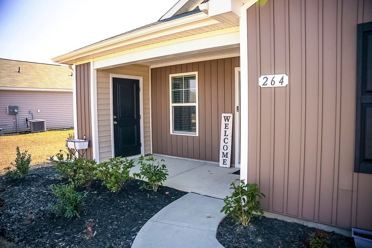 264 Jeff Waters Cir - Photo 3 of 25