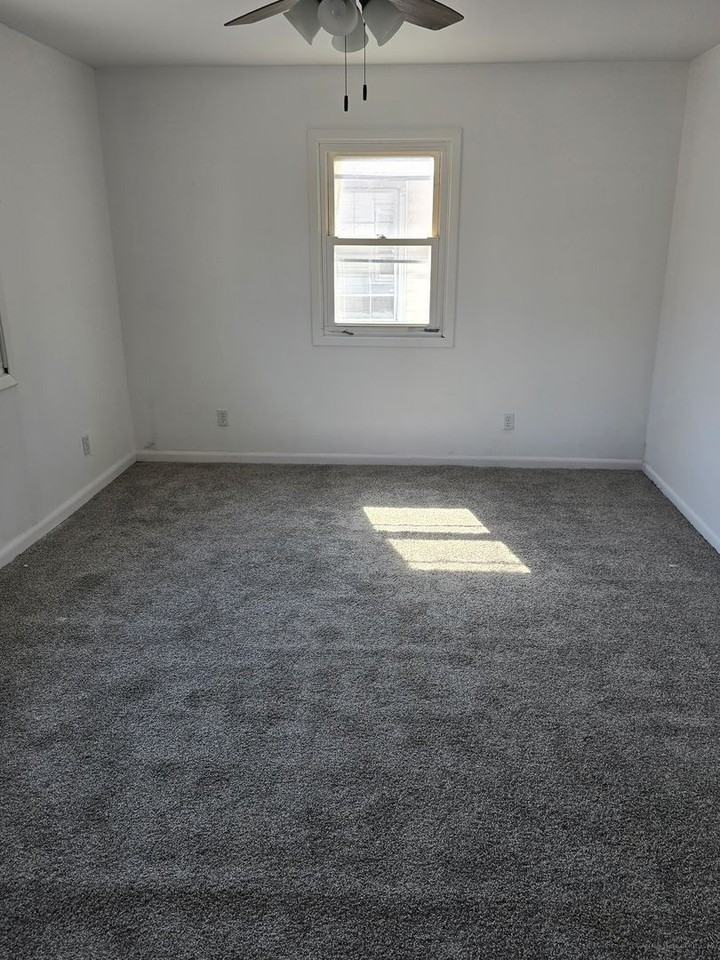 2400 S 8th St - Photo 3 of 6