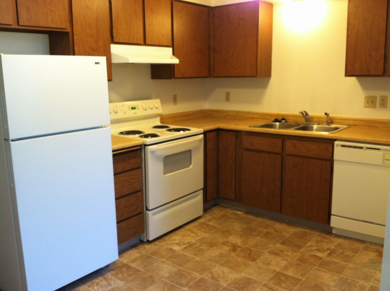 Inland Village Apartments - Photo 4 of 11