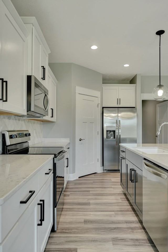 8700 S 51st St - Photo 6 of 20
