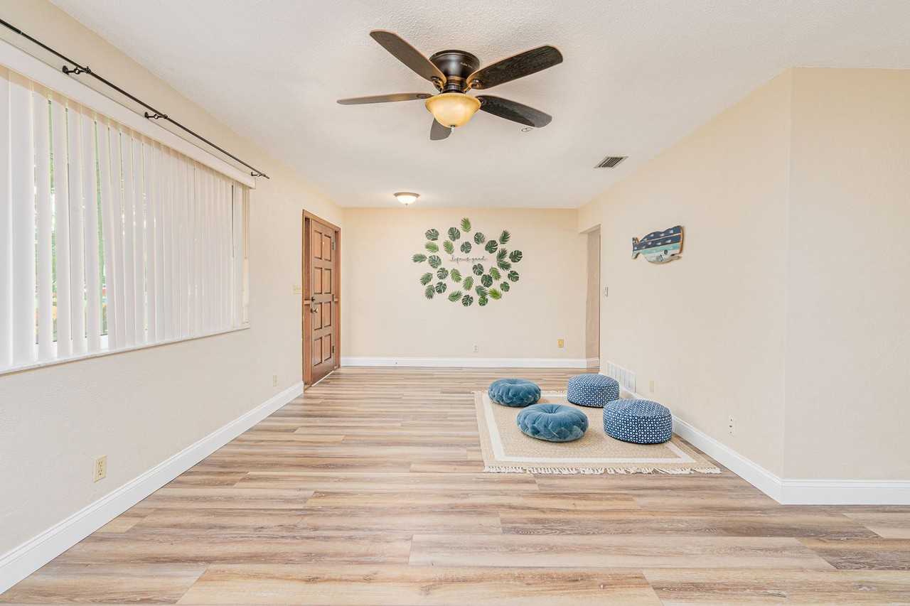 1432 Suwanee Rd - Photo 3 of 35