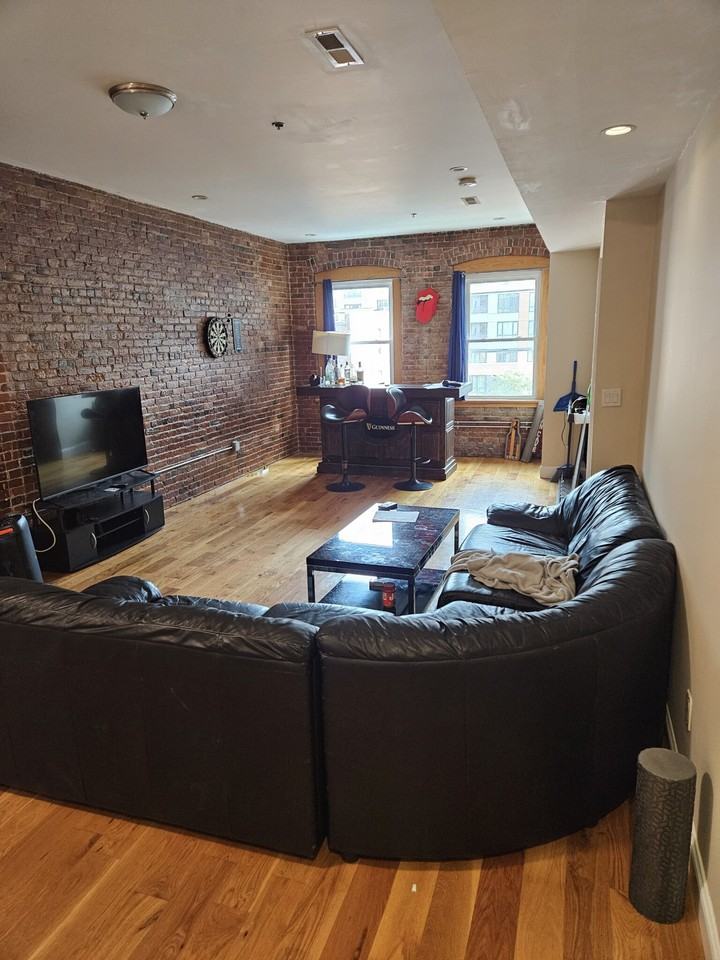 254 Friend St #5 - Photo 2 of 20