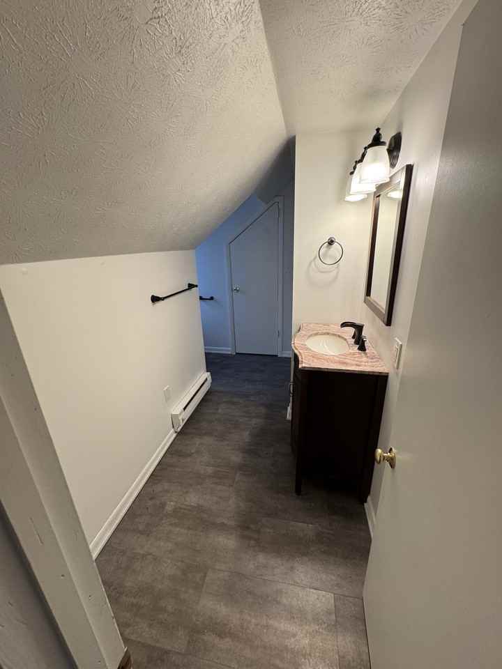 147 Georgetown Rd #D - Photo 3 of 15