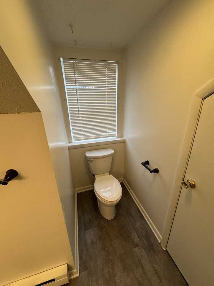 147 Georgetown Rd #D - Photo 5 of 15