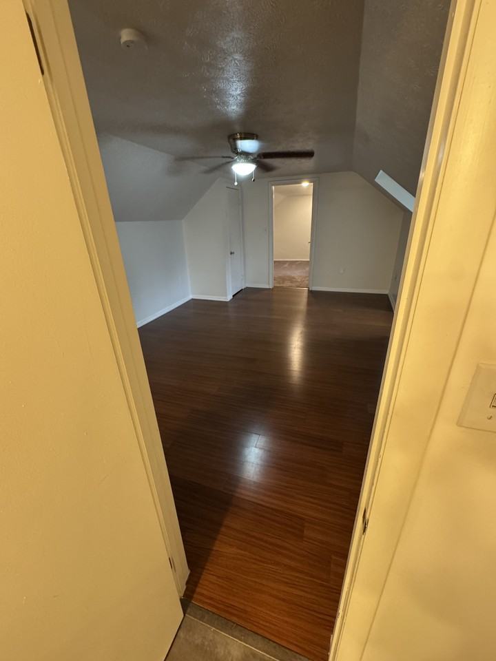 147 Georgetown Rd #D - Photo 6 of 15