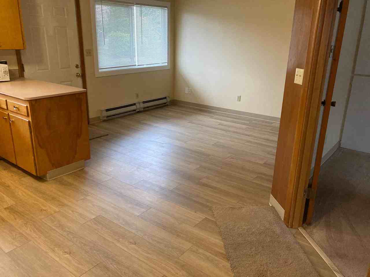 322 10th Ave Se #101 - Photo 3 of 4