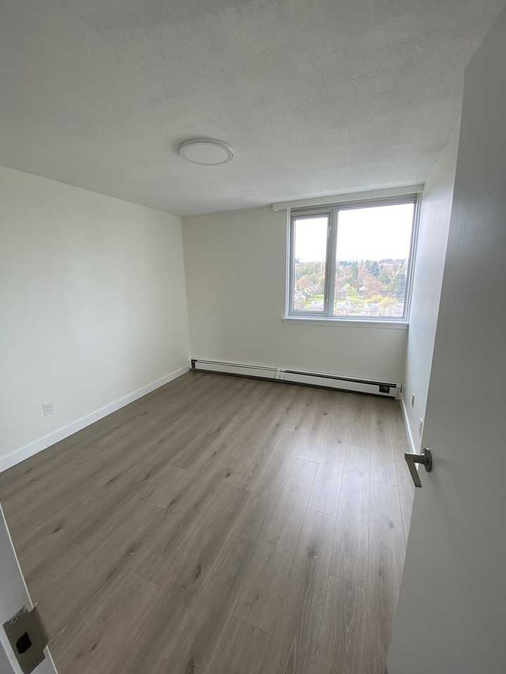 3707 W Seventh Ave - Photo 3 of 7