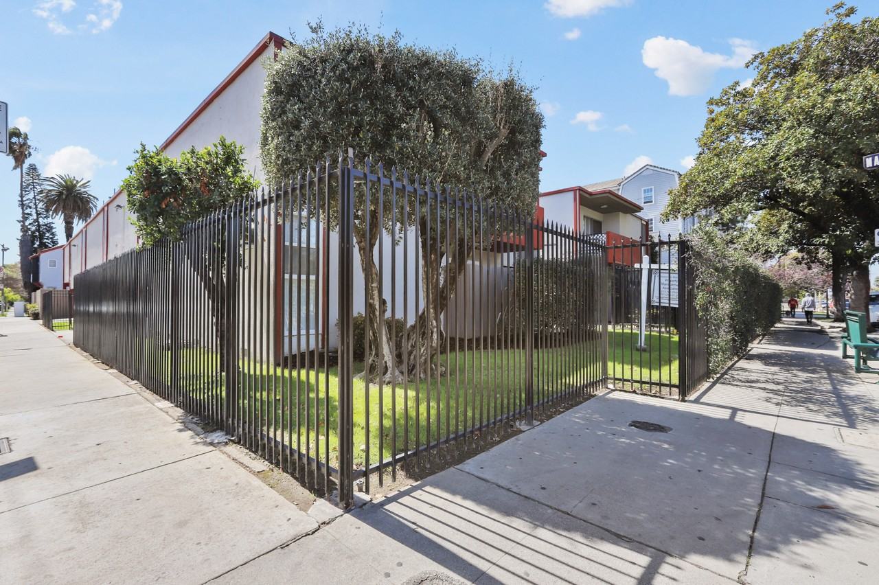 A41--1204-1208 West Adams Blvd. - Photo 2 of 15