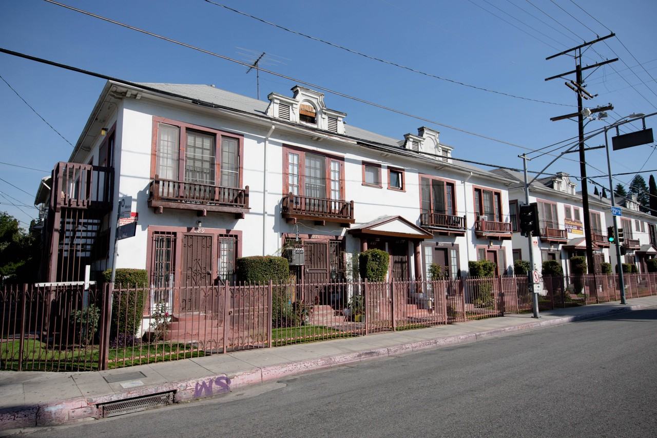 Oak Street Apartments - Photo 4 of 16