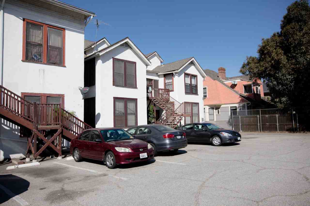 Oak Street Apartments - Photo 5 of 16