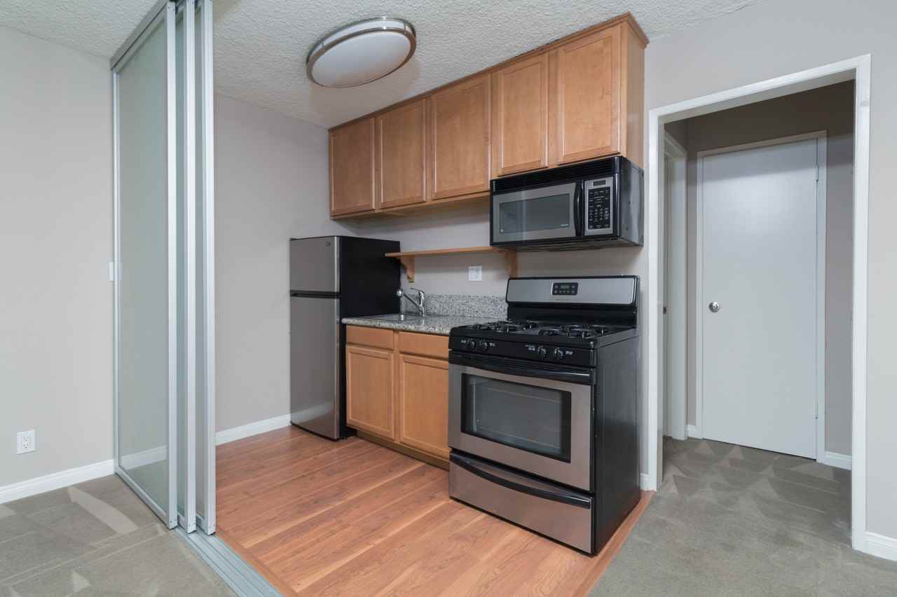 D19--Hoover House--3036 South Hoover Street - Photo 7 of 18