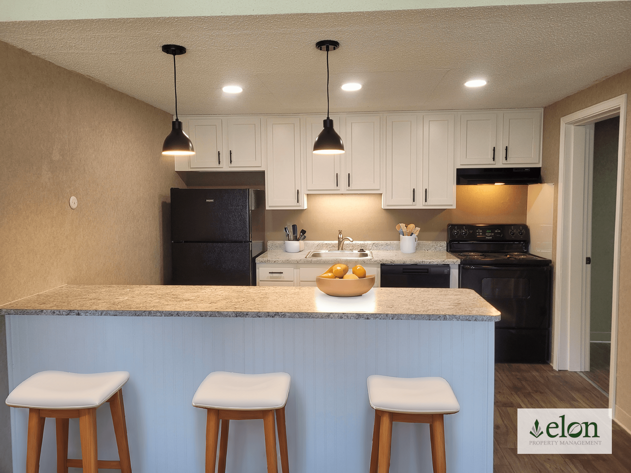 Hickory Place - Photo 4 of 16