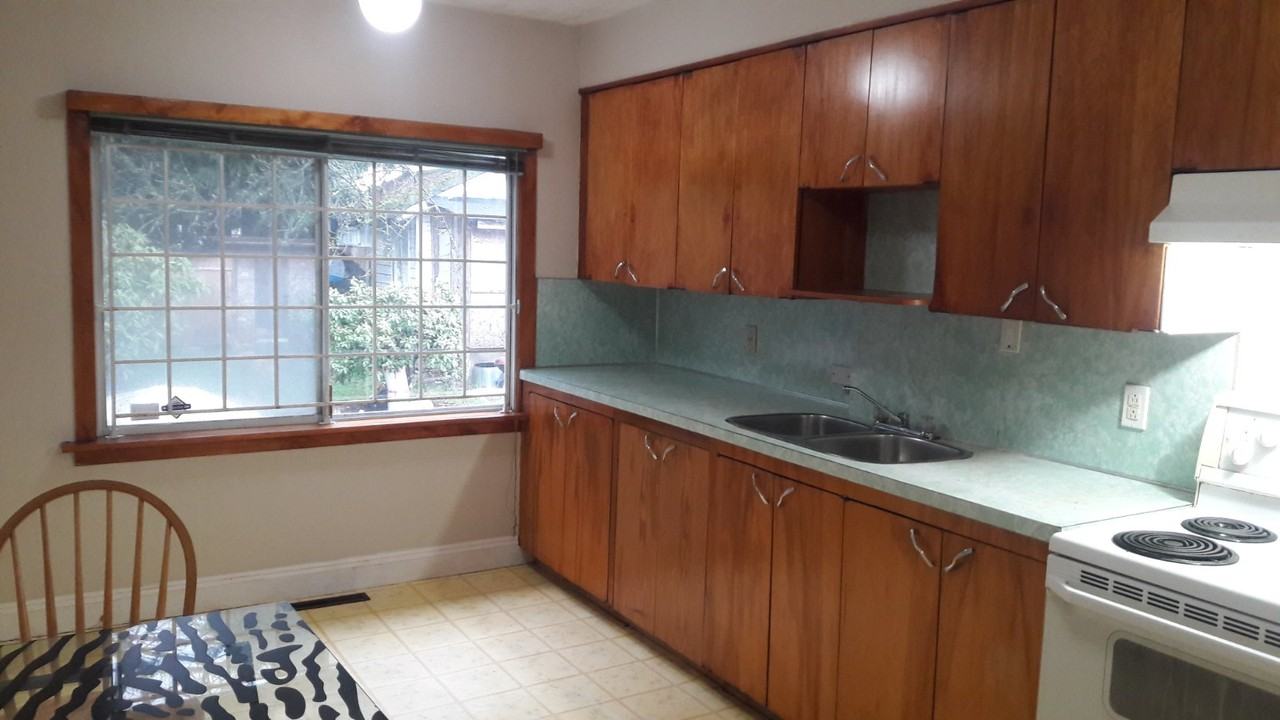 1085 East 41st Avenue - Photo 4 of 16