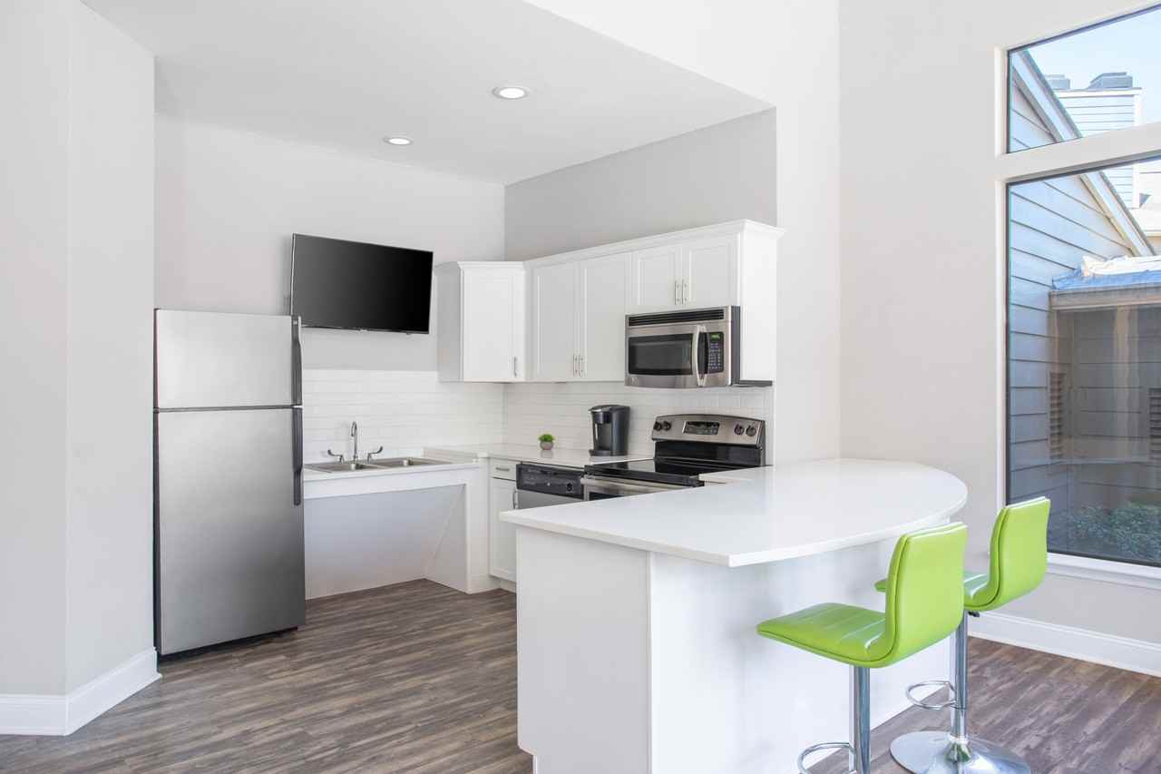 Beacon Hill - Photo 3 of 16