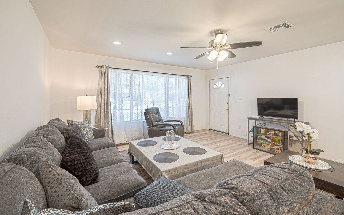 418 Shannon Lee St - Photo 7 of 28