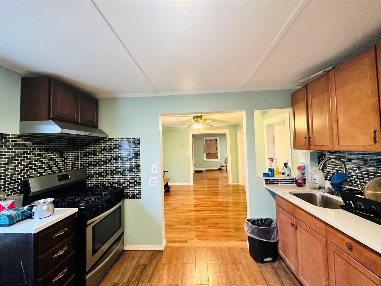 122 N Clinton St Apt 1 - Photo 5 of 11