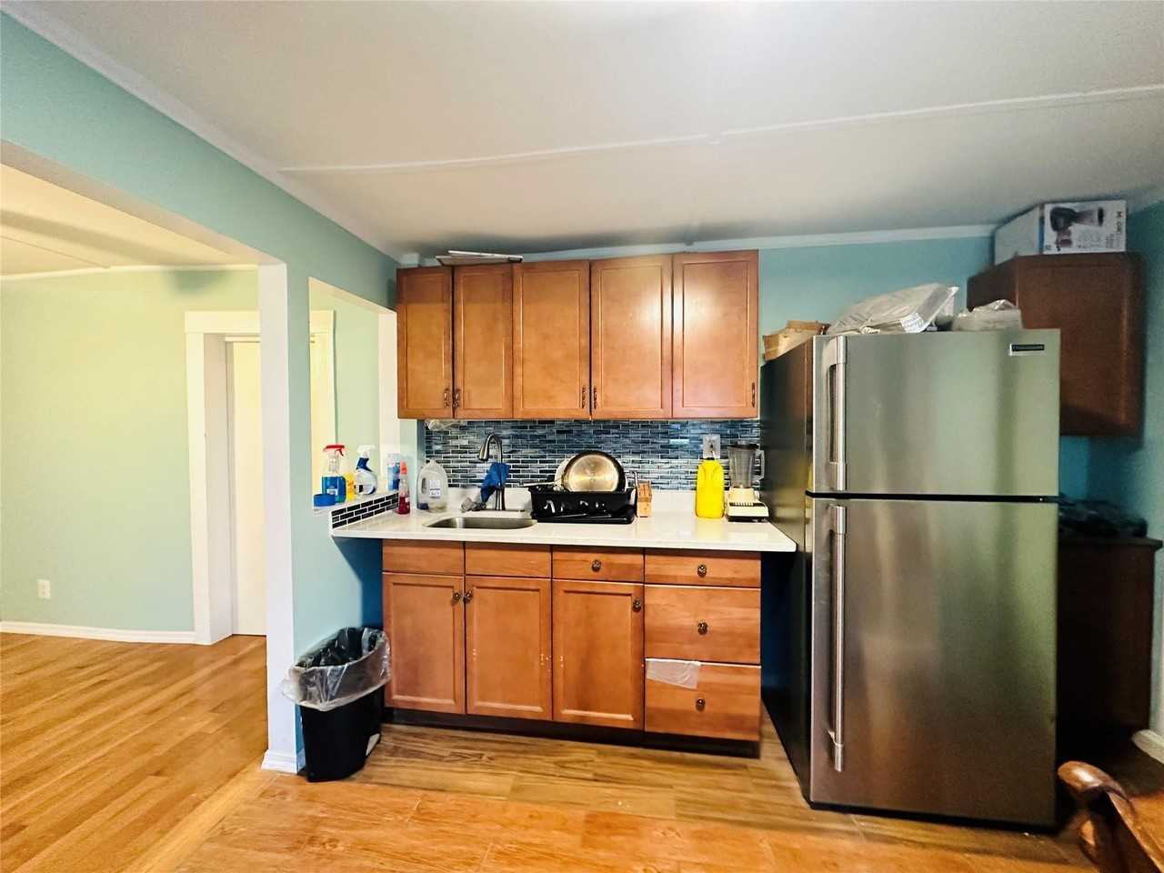 122 N Clinton St Apt 1 - Photo 6 of 11