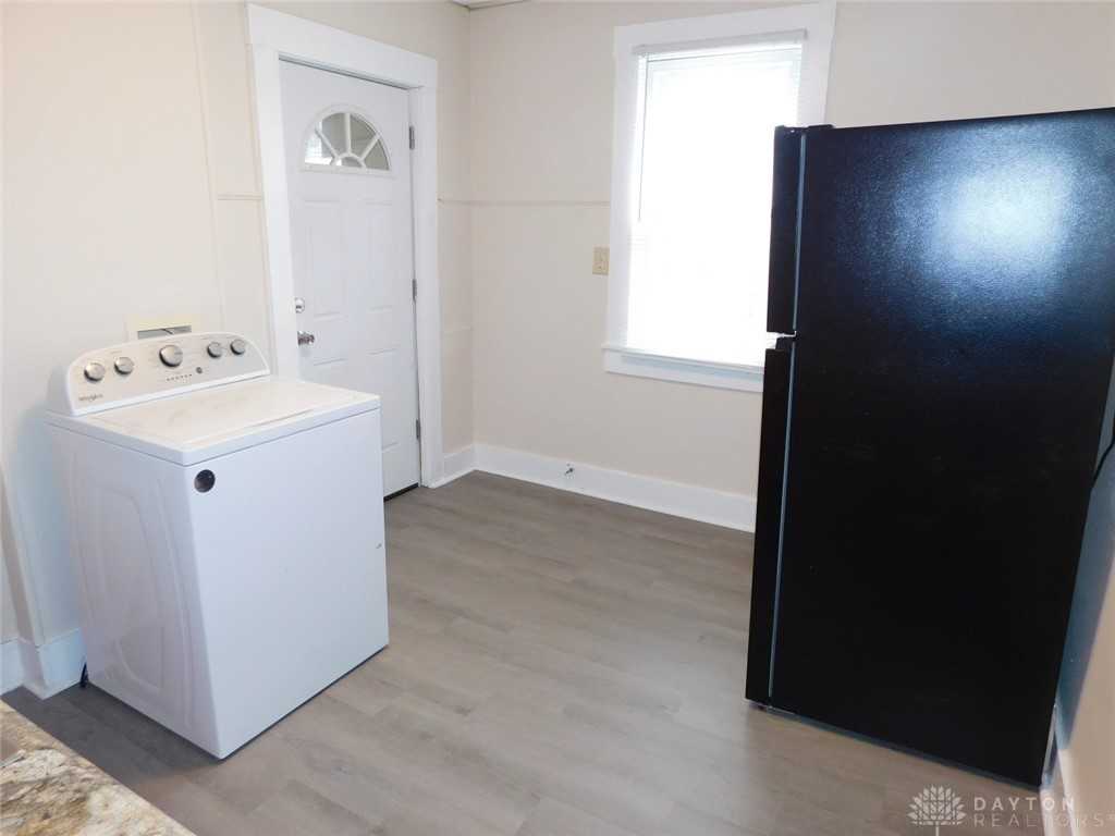 370 Raffensperger Ave - Photo 6 of 11