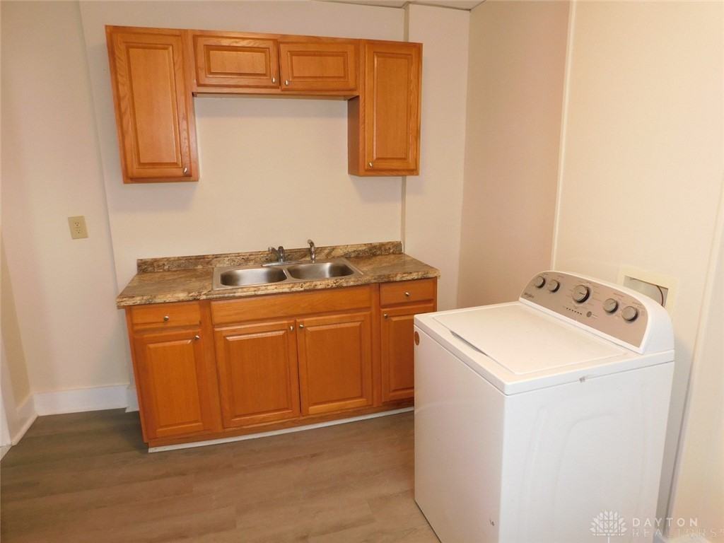 370 Raffensperger Ave - Photo 7 of 11