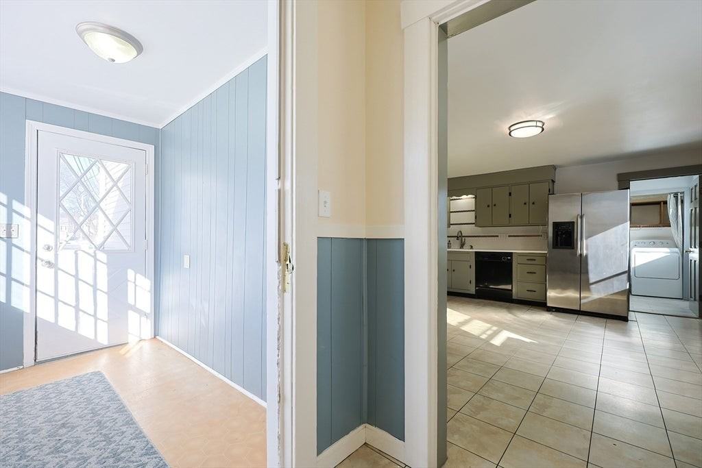 30 Lawrence St - Photo 3 of 31