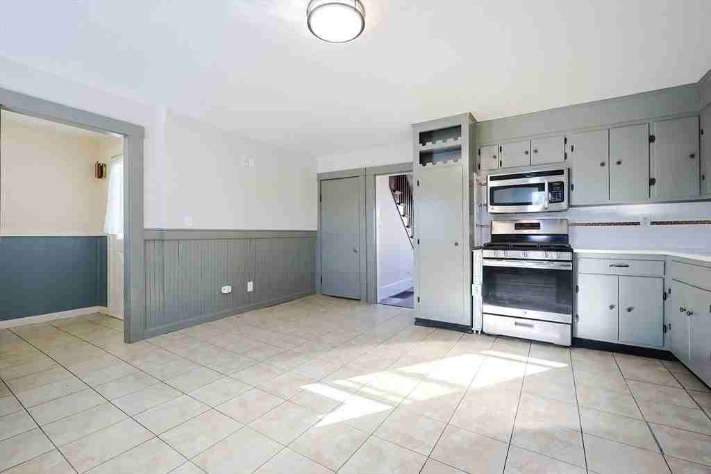 30 Lawrence St - Photo 6 of 31