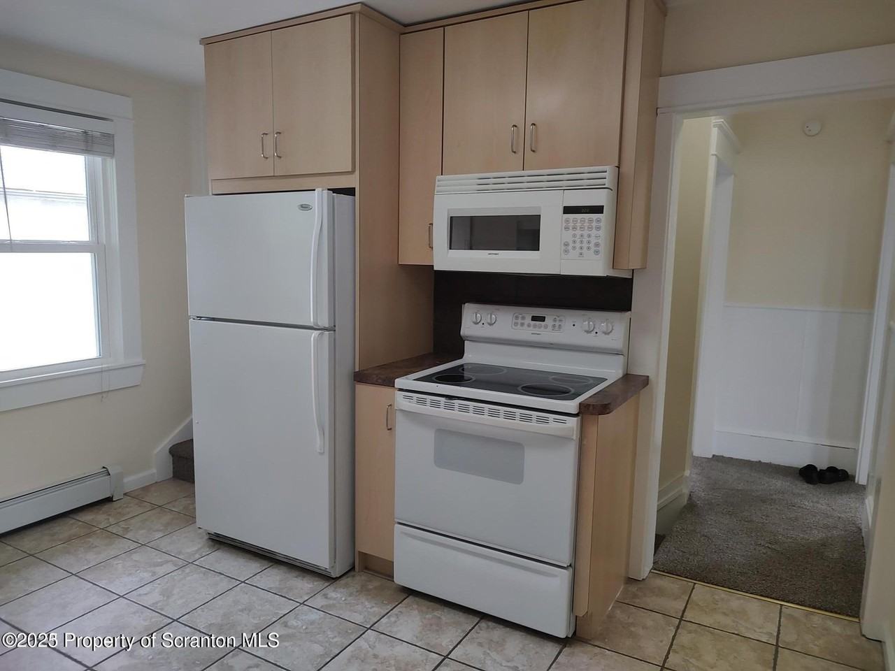 610 Avery Pl 2nd Fl - Photo 2 of 12