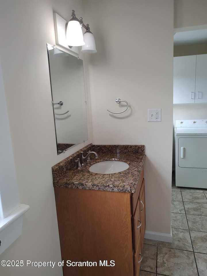 610 Avery Pl 2nd Fl - Photo 7 of 12