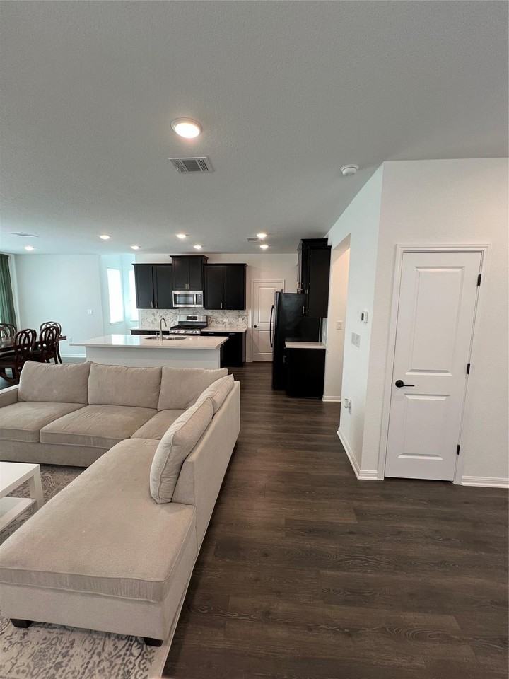 1613 Iberville Dr - Photo 5 of 22