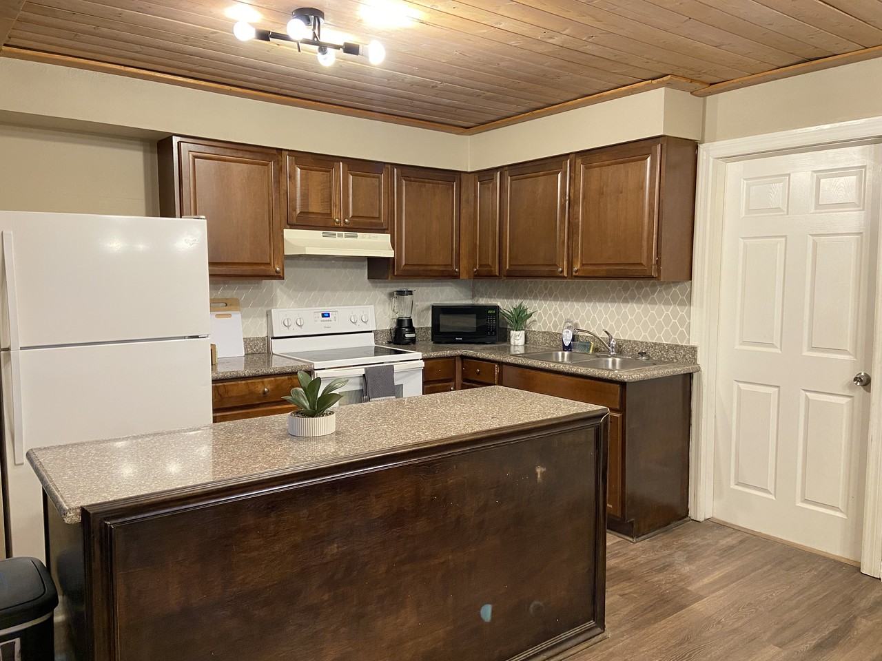 604 Glad Road #4 - Photo 4 of 8