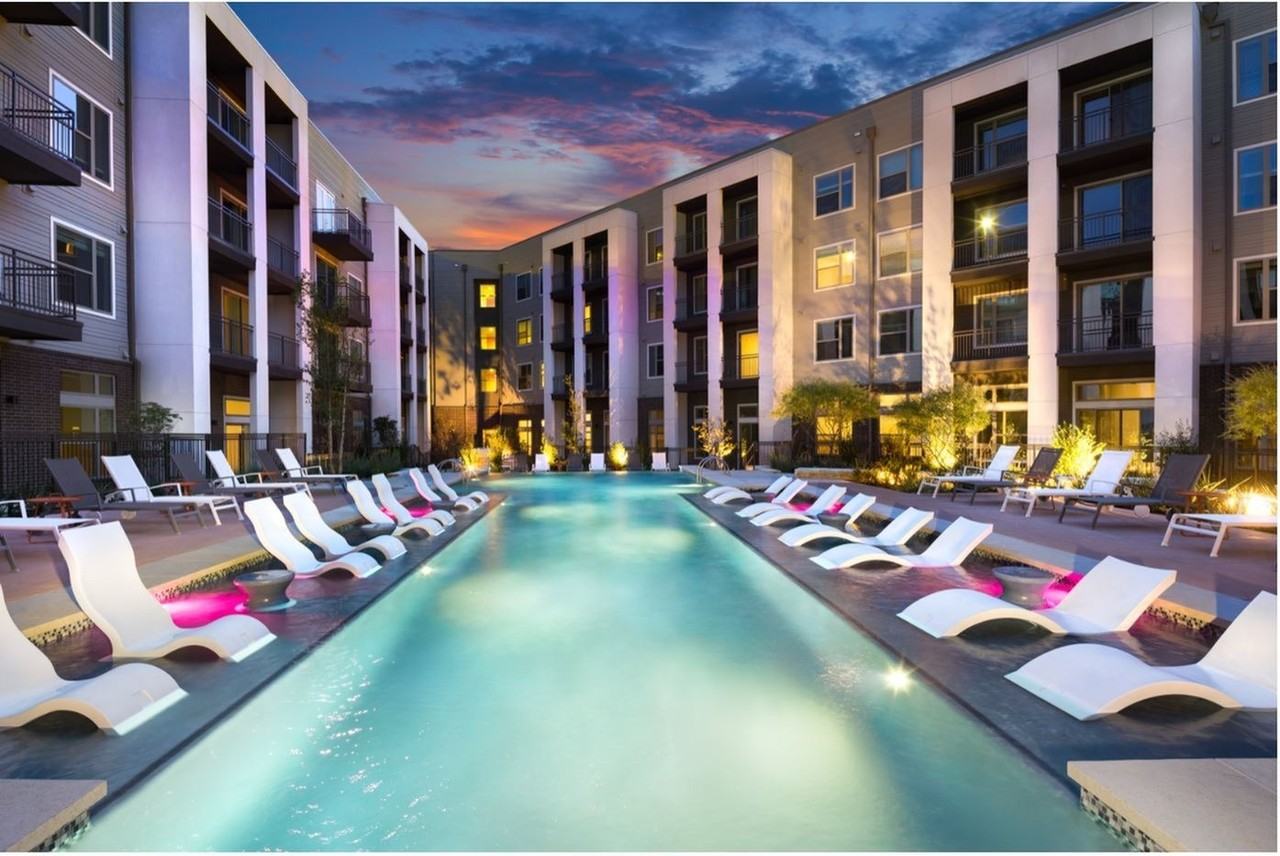 Crestview Commons Apartments - Photo 4 of 31