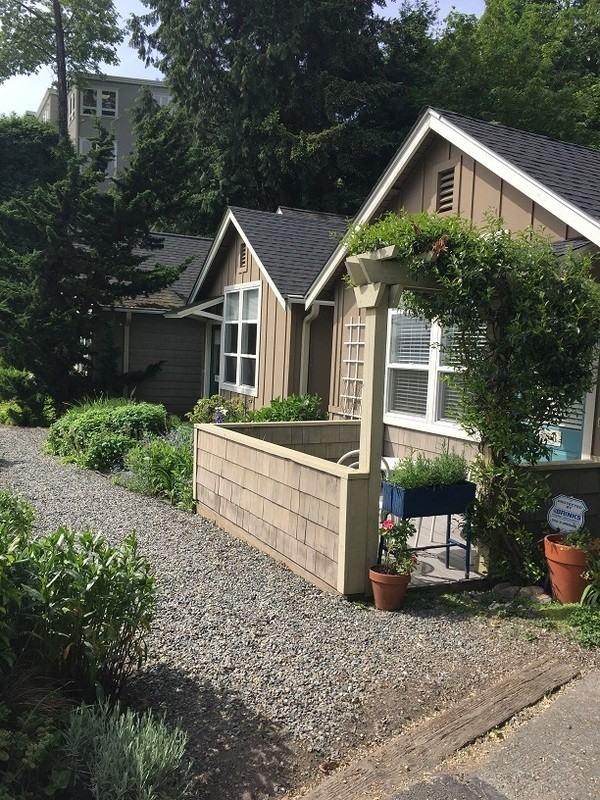 1503 Lake Washington Blvd #A - Photo 2 of 23