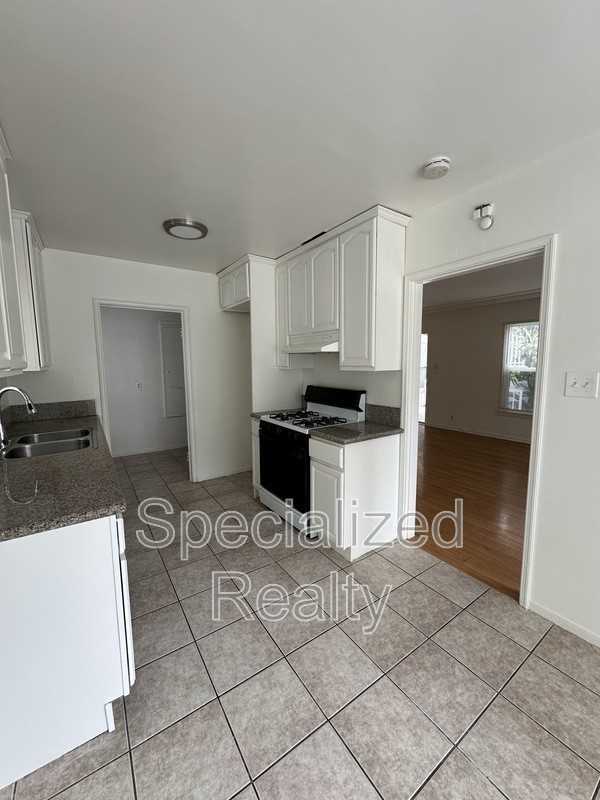 769 E Doran St - Photo 6 of 16