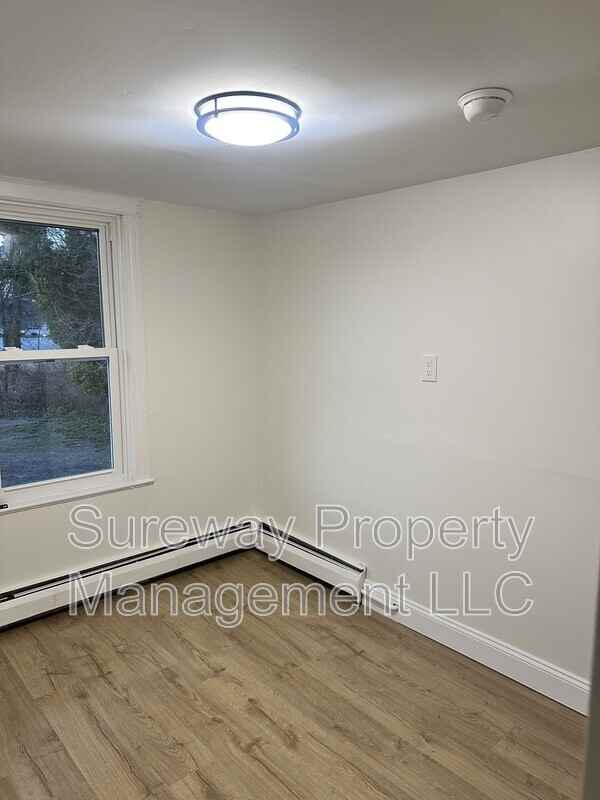 175 Bate Ave #B - Photo 2 of 12