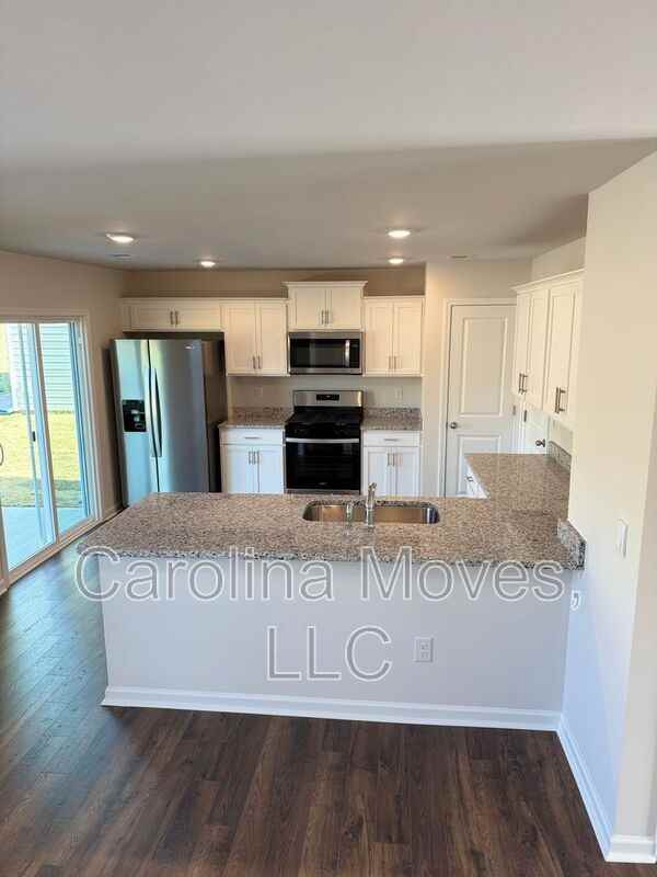 618 Evaleigh St - Photo 4 of 13