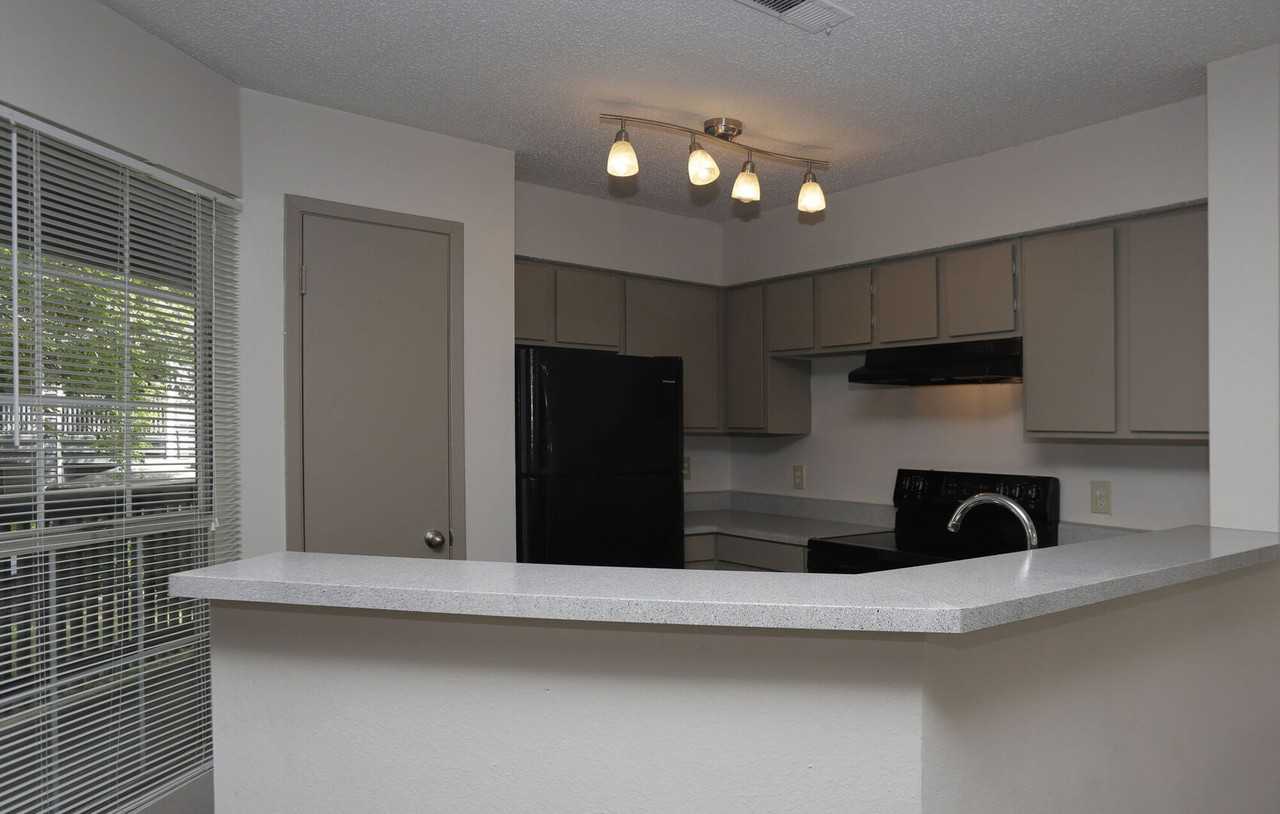 The Hollows - Photo 3 of 73