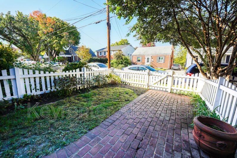 511 East Windsor Avenue #B - Photo 5 of 28