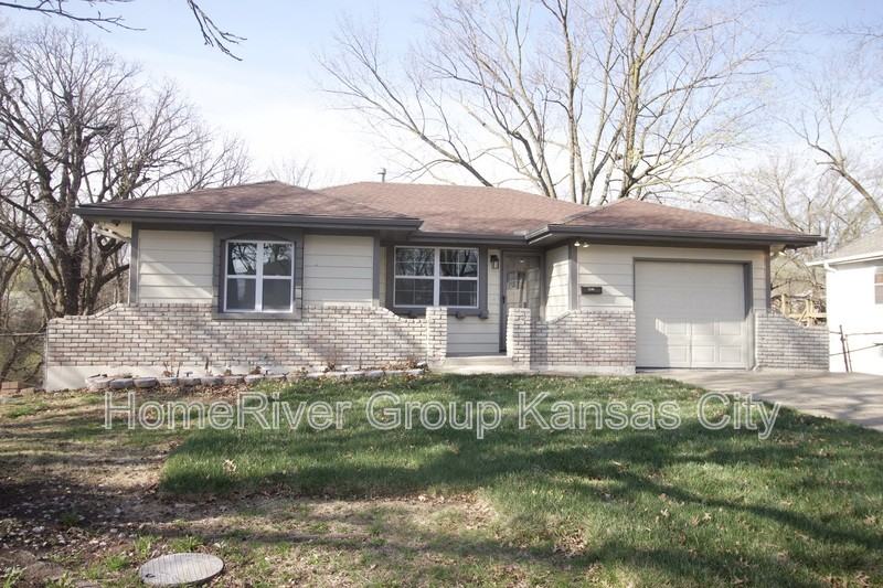 8205 Ne 51st St - Photo 3 of 34