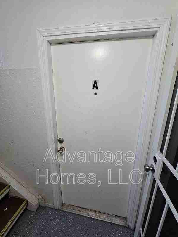 711 N 70th St #A - Photo 2 of 10