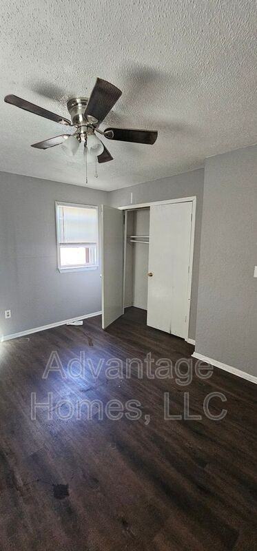 711 N 70th St #A - Photo 3 of 10