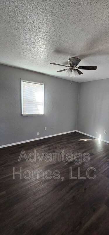 711 N 70th St #A - Photo 6 of 10