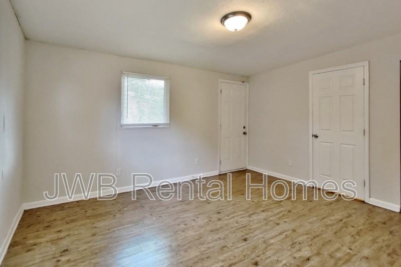 2122 Leger Cir - Photo 5 of 7