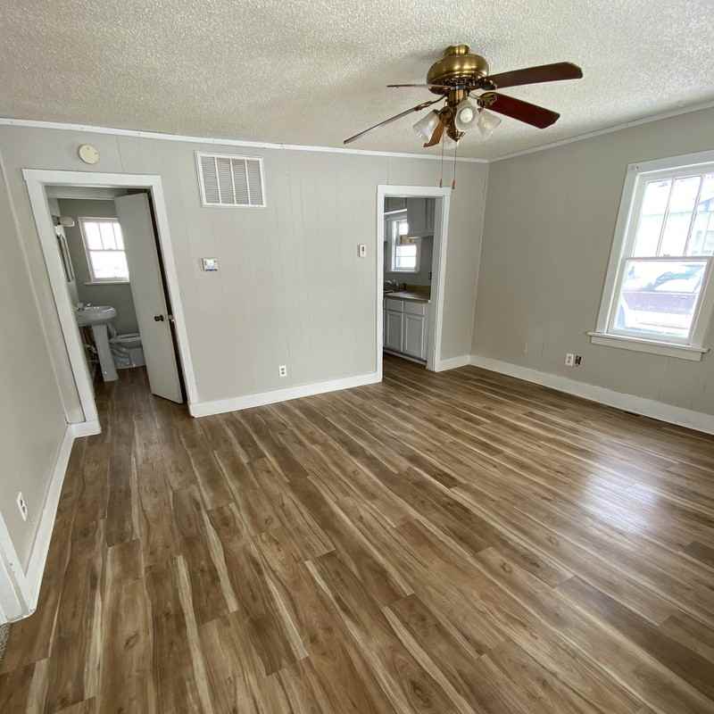 1935 S Sedgwick St - Photo 2 of 6