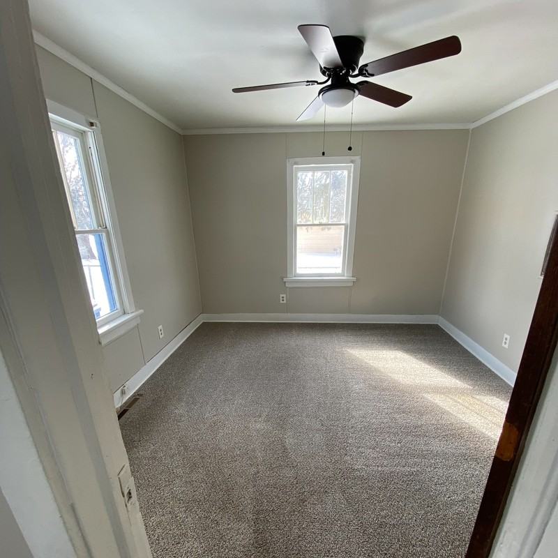 1935 S Sedgwick St - Photo 3 of 6